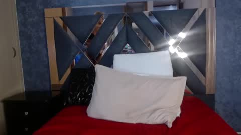 Snapshot of saraah_queen chatting on 02.04.25 Sarah online show from 02.04.25