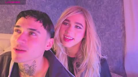 Snapshot of saraah_queen chatting on 10.28.25 Sarah online show from 10.28.25