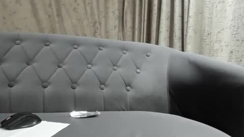 Queen Ssaraah online show from 04.15.26