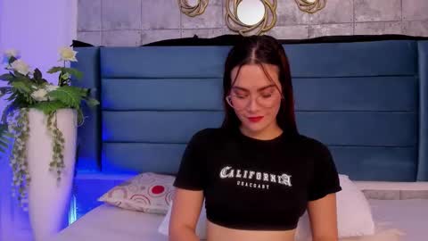 Snapshot of saraalvarezx chatting on 01.19.26 Sara Alvarezx online show from 01.19.26