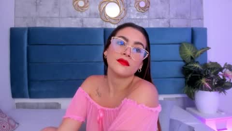 Snapshot of saraalvarezx chatting on 02.23.26 Sara Alvarezx online show from 02.23.26