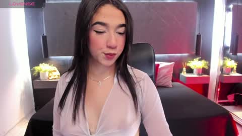 Snapshot of saraamills chatting on 03.27.26 Sara online show from 03.27.26