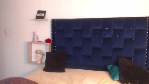 SARAHGIL online show from 02.23.25