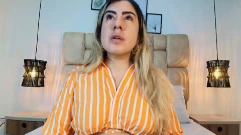 Snapshot of sarablonde_t chatting on 03.25.26 sarablonde_t online show from 03.25.26