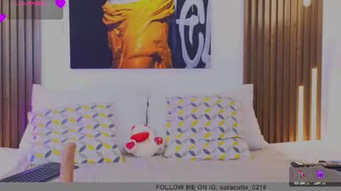Snapshot of saracutie_ chatting on 06.10.26 Sara online show from 06.10.26