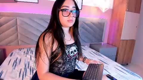 sarah__smith__ online show from 07.14.26