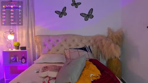 Sarah Valkiria  IG  Sar lanister online show from 11.22.25