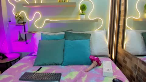 Sara online show from 04.10.26