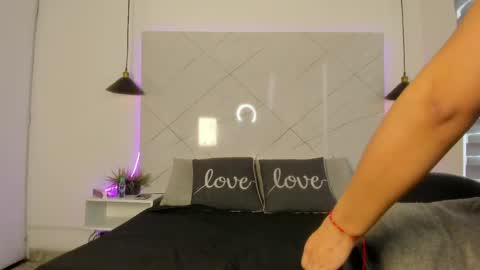 sarah_collens_ online show from 05.28.26