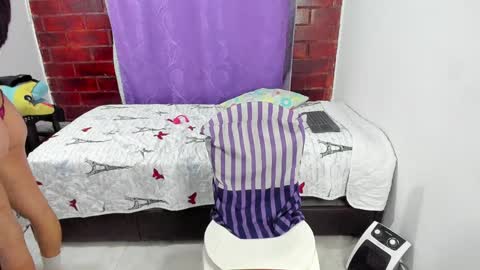 Snapshot of sarah_fox20 chatting on 01.25.25 Sarah online show from 01.25.25