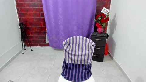 Snapshot of sarah_fox20 chatting on 02.24.25 Sarah online show from 02.24.25