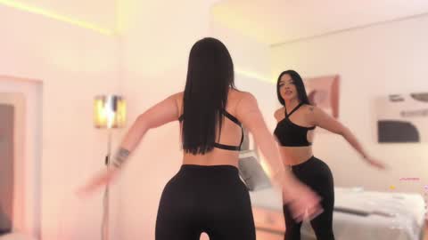 Snapshot of sarah_hiill chatting on 01.28.25 online show from 01.28.25