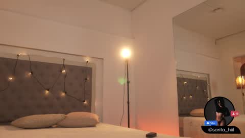 Snapshot of sarah_hiill chatting on 09.24.25 online show from 09.24.25