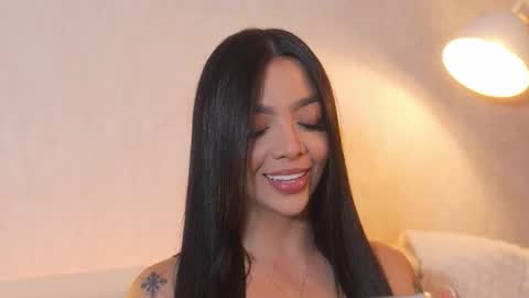 Snapshot of sarah_hiill chatting on 10.28.25 online show from 10.28.25