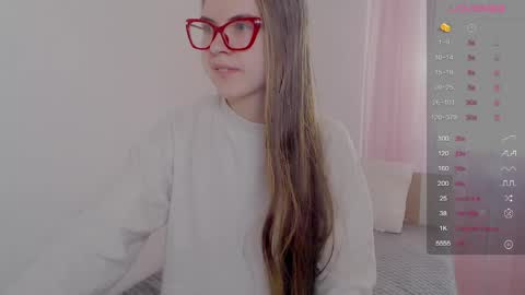 Snapshot of sarah_hs chatting on 03.22.26 Sarah online show from 03.22.26