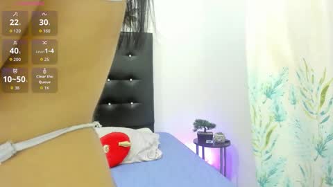 Snapshot of sarah_lowee chatting on 09.27.25 sarah_lowee online show from 09.27.25