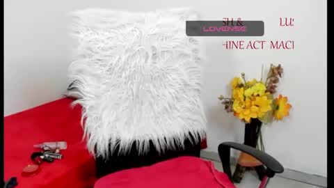 Snapshot of sarah_sweett chatting on 05.07.26 Sarah online show from 05.07.26
