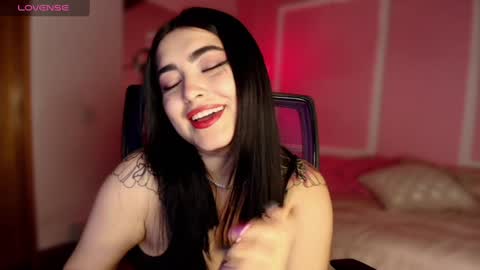 Snapshot of sarah_volkov chatting on 01.18.25 online show from 01.18.25