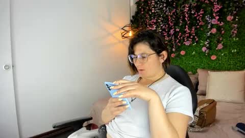 Snapshot of sarahdeyvis chatting on 12.02.25 Sarah Deyvis online show from 12.02.25