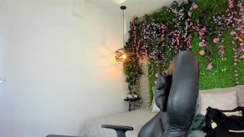 Snapshot of sarahdeyvis chatting on 01.06.26 Sarah Deyvis online show from 01.06.26