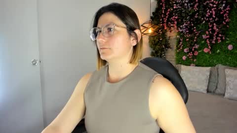 Snapshot of sarahdeyvis chatting on 01.07.26 Sarah Deyvis online show from 01.07.26