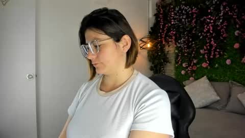 Snapshot of sarahdeyvis chatting on 01.12.26 Sarah Deyvis online show from 01.12.26