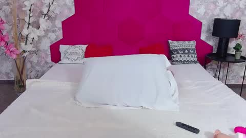 Snapshot of saraheshley chatting on 12.23.24 SarahEshley online show from 12.23.24