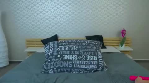 Snapshot of saraheshley chatting on 01.12.25 SarahEshley online show from 01.12.25