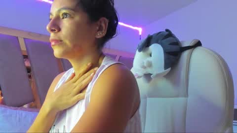 Snapshot of sarahhensoon chatting on 12.16.25 sarahhensoon online show from 12.16.25