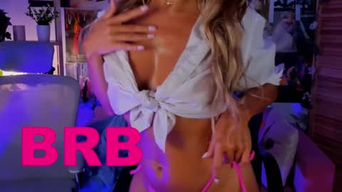 Snapshot of sarahholly chatting on 01.02.25 Divine Sarah NONUDE model online show from 01.02.25