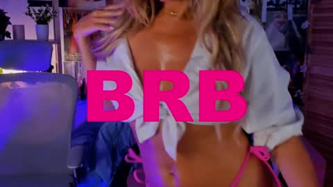 Snapshot of sarahholly chatting on 01.27.25 Divine Sarah NONUDE model online show from 01.27.25