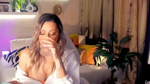 Divine Sarah NONUDE model online show from 05.10.26