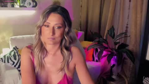 Divine Sarah NONUDE model online show from 05.17.26
