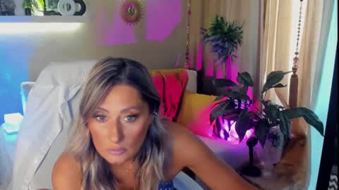 Snapshot of sarahholly chatting on 07.10.26 Divine Sarah NONUDE model online show from 07.10.26