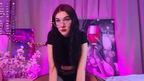 Sarah  online show from 11.23.25