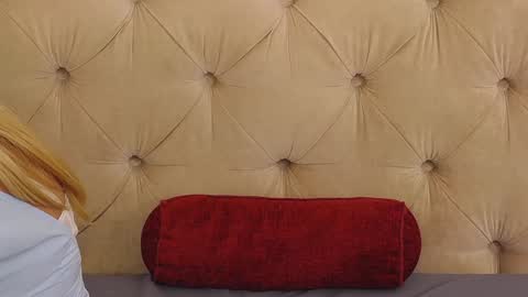 Snapshot of sarahlynz chatting on 02.06.25 Sarah online show from 02.06.25