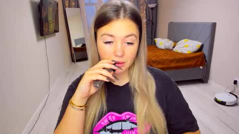 Sarah online show from 01.12.26