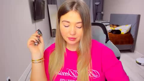 Sarah online show from 02.04.26