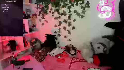 Snapshot of sarahminage_ chatting on 09.26.25 Sarah NEW ACCOUNT online show from 09.26.25