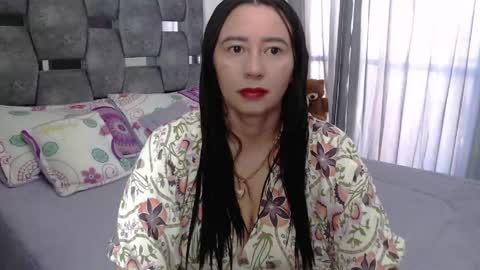 Snapshot of sarahott_1 chatting on 05.18.26 Lia online show from 05.18.26
