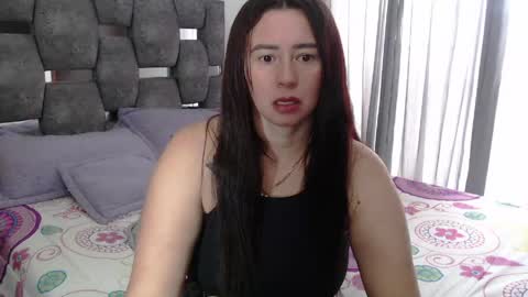 Snapshot of sarahott_1 chatting on 05.25.26 Lia online show from 05.25.26