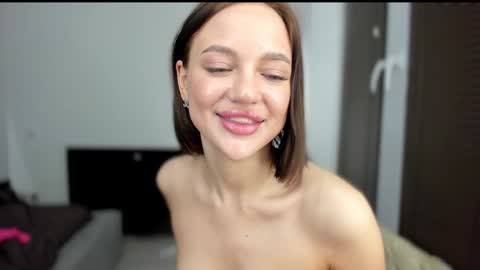 sarahphyllis online show from 01.18.25