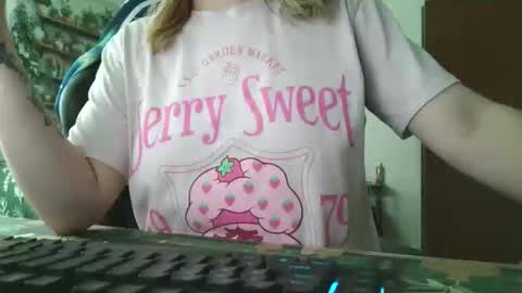 Snapshot of sarahpmummy chatting on 05.16.26 Sarah online show from 05.16.26