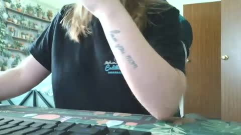 Snapshot of sarahpmummy chatting on 07.20.26 Sarah online show from 07.20.26