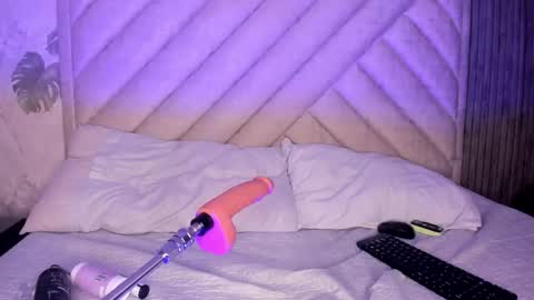 Snapshot of sarahrizof chatting on 03.15.26 Sara online show from 03.15.26