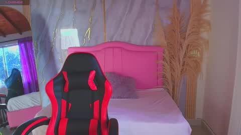 S A R A H  online show from 11.05.25