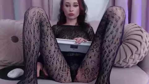  Sarai  online show from 09.13.25