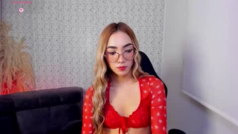 Sara jones   online show from 12.02.25