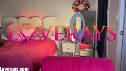 Snapshot of saraloverays chatting on 11.18.25 Back from Vacay Follow for more here online show from 11.18.25