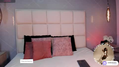 Snapshot of saramonroe1 chatting on 11.08.25 Sara online show from 11.08.25